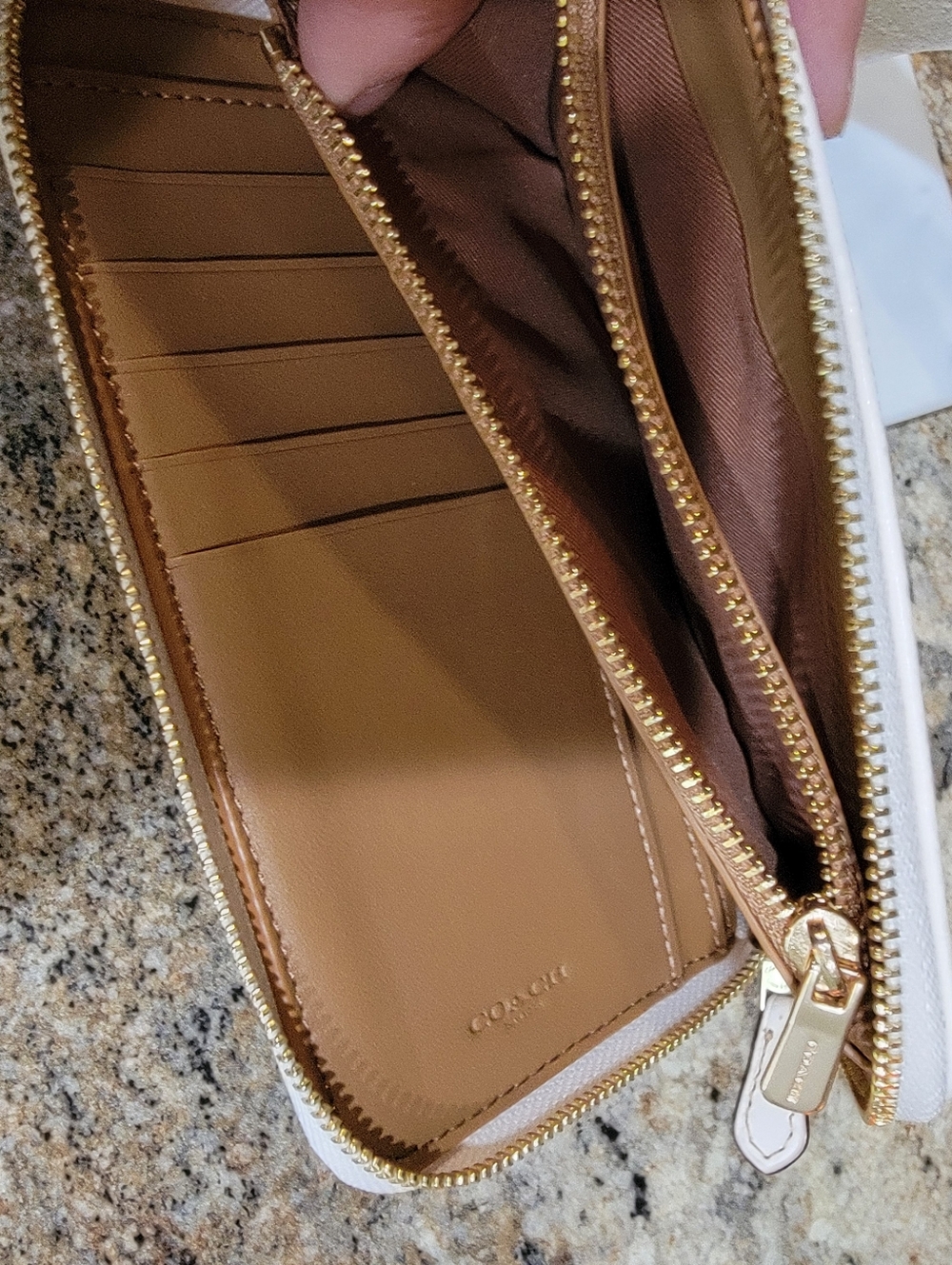 Coach Medium Id Zip Wallet In Signature Canvas - Picture 6 of 8